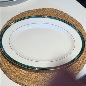 Lenox Kelly Debut in Green 13” Elegant Serving Platter EUC!